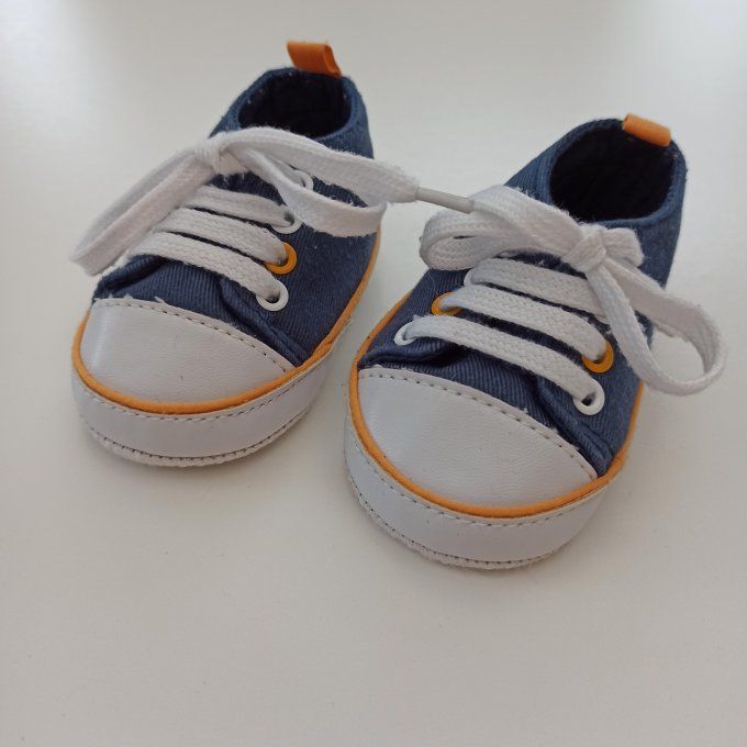 Baskets taille 16/17