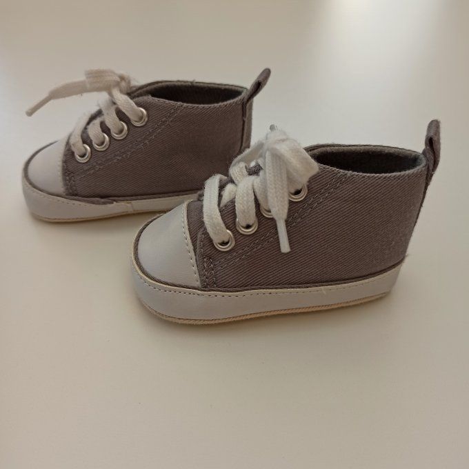 Baskets taille 17